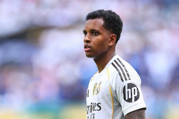 皇马考察中卫人选，阿拉巴离队，吕迪格续约一年