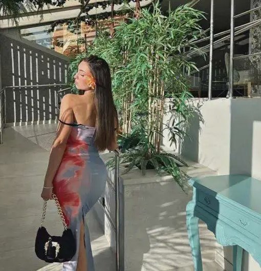 亚马尔度假邂逅网红伊内斯疑似新恋情曝光