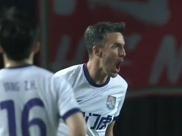 中超-基莱斯任意球破门纳萨里奥点射致胜 河南队2-1津门虎