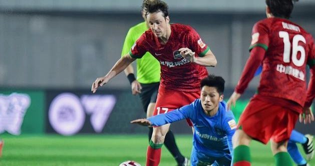 河南vs浙江首发：古斯塔沃PK米特里策，王钰栋在列