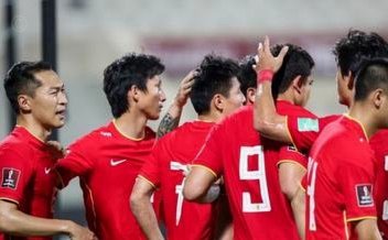 为什么国足口碑不如果国蓝啊成绩差不多