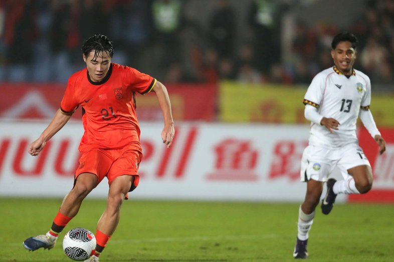 程晟涵头球破门！U17男足领先毕尔巴鄂竞技
