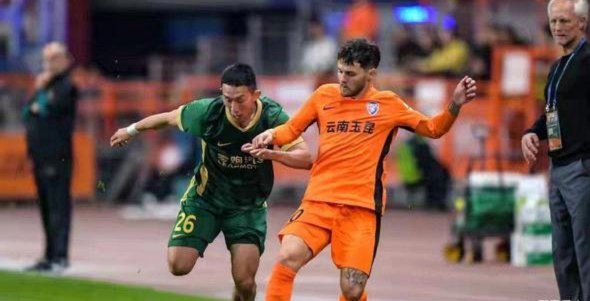 中超：浙江4-1十人三镇，托利奇两射一传，米特里策传射