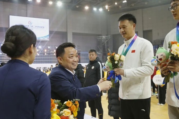 全国青少年三大球运动会在重庆开启，足球项目增设U16组助力青训